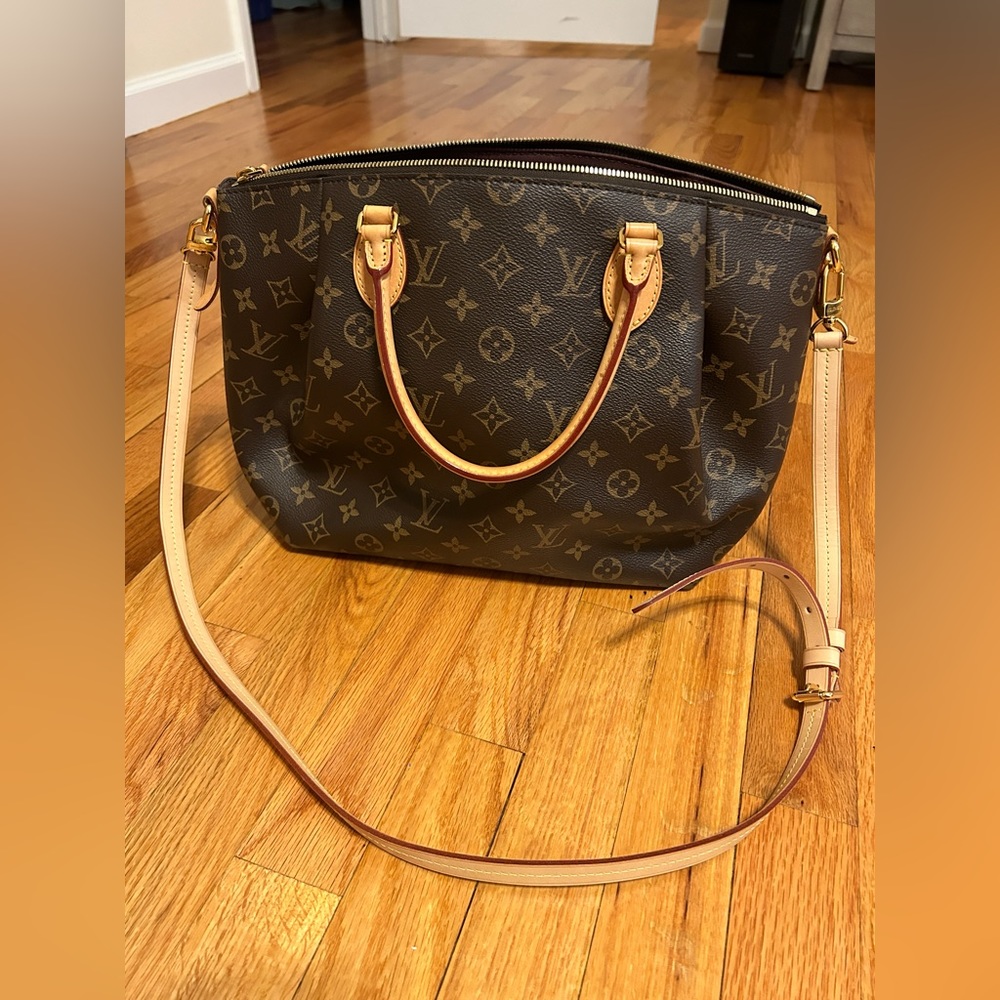 Authentic Louis Vuitton Monogram Turenne MM Bag